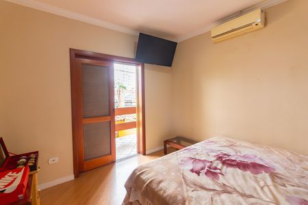 Casa para alugar com 220m², 4 quartos e 4 vagas Casa para alugar com 220m², 4 quartos e 4 vagasSuíte