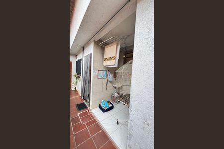 Casa à venda com 129m², 3 quartos e 3 vagas Casa à venda com 129m², 3 quartos e 3 vagasCorredor - Quintal