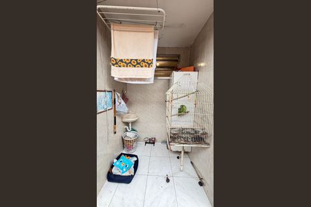 Casa à venda com 129m², 3 quartos e 3 vagas Casa à venda com 129m², 3 quartos e 3 vagasCorredor - Quintal