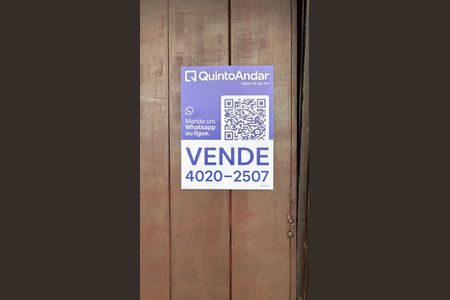 Casa à venda com 129m², 3 quartos e 3 vagas Casa à venda com 129m², 3 quartos e 3 vagasFachada