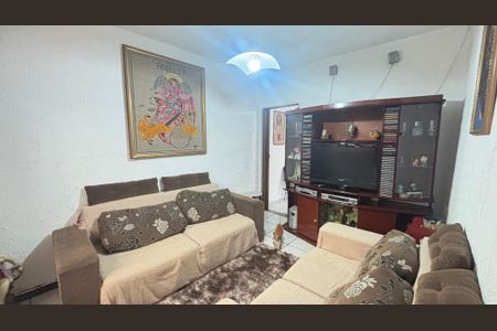 Casa à venda com 129m², 3 quartos e 3 vagas Casa à venda com 129m², 3 quartos e 3 vagasSala