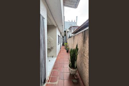 Casa à venda com 129m², 3 quartos e 3 vagas Casa à venda com 129m², 3 quartos e 3 vagasCorredor - Quintal