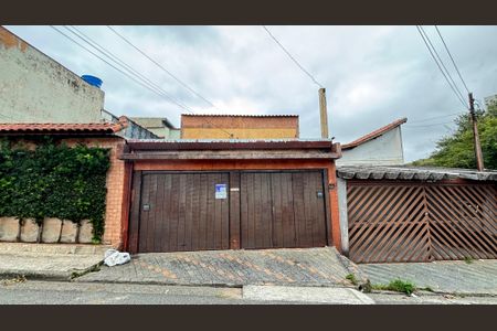 Casa à venda com 129m², 3 quartos e 3 vagas Casa à venda com 129m², 3 quartos e 3 vagasFachada