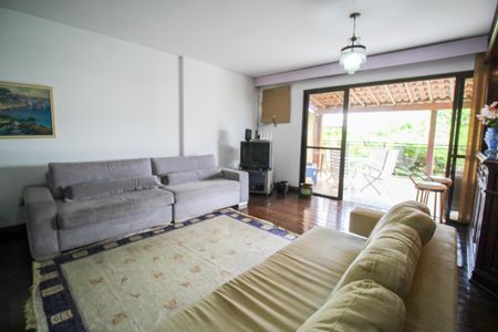 Apartamento à venda com 190m², 3 quartos e 2 vagasSala