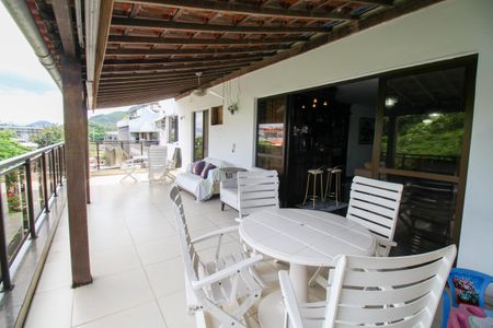 Apartamento à venda com 190m², 3 quartos e 2 vagasVaranda