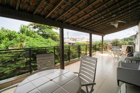 Apartamento à venda com 190m², 3 quartos e 2 vagasVaranda