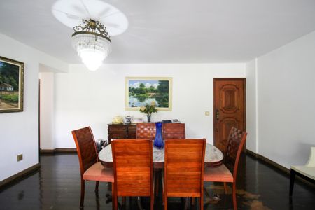 Apartamento à venda com 190m², 3 quartos e 2 vagasSala