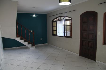 Casa para alugar com 250m², 3 quartos e 2 vagasSala