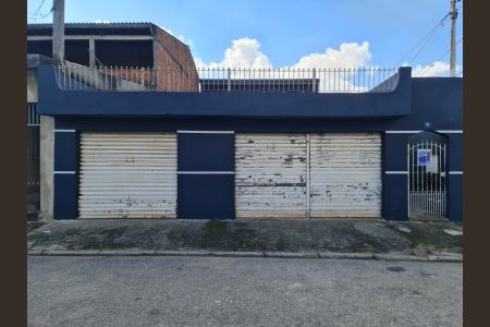 Casa para alugar com 250m², 3 quartos e 2 vagas Casa para alugar com 250m², 3 quartos e 2 vagasFachada