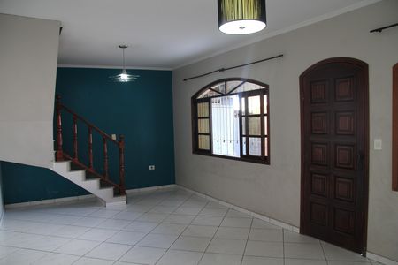 Casa para alugar com 250m², 3 quartos e 2 vagasSala