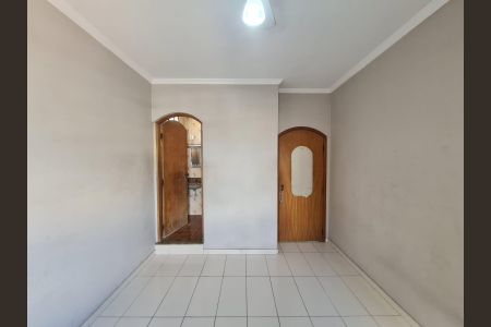 Casa para alugar com 250m², 3 quartos e 2 vagas Casa para alugar com 250m², 3 quartos e 2 vagasSuíte