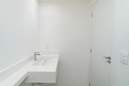 Apartamento para alugar com 55m², 2 quartos e 1 vaga Apartamento para alugar com 55m², 2 quartos e 1 vagaBanheiro da Suíte