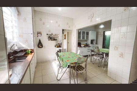 Casa à venda com 100m², 4 quartos e 2 vagasCozinha