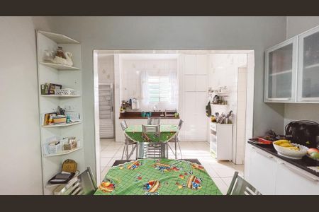 Casa à venda com 100m², 4 quartos e 2 vagasCozinha