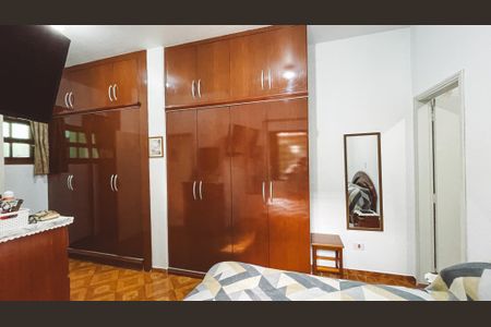 Casa à venda com 100m², 4 quartos e 2 vagasSuíte