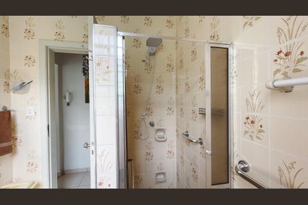 Casa à venda com 100m², 4 quartos e 2 vagasBanheiro