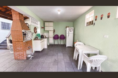 Casa à venda com 100m², 4 quartos e 2 vagasChurrasqueira