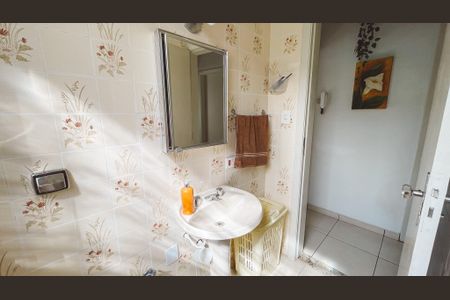 Casa à venda com 100m², 4 quartos e 2 vagasBanheiro