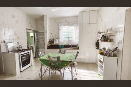 Casa à venda com 100m², 4 quartos e 2 vagasCozinha