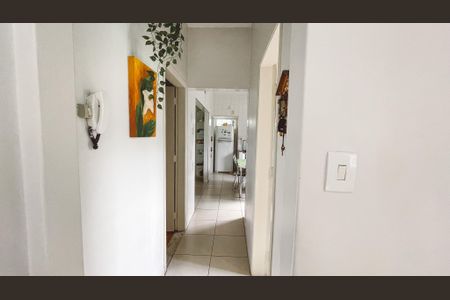 Casa à venda com 100m², 4 quartos e 2 vagasCorredor