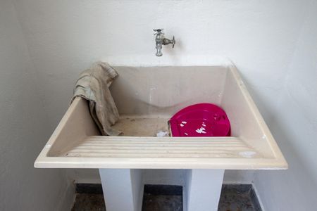 Casa para alugar com 45m², 1 quarto e 1 vagaÁrea de Serviço