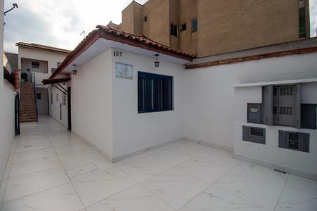 Casa para alugar com 45m², 1 quarto e 1 vagaQuintal