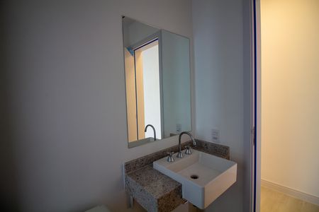 Apartamento à venda com 68m², 2 quartos e 1 vaga Apartamento à venda com 68m², 2 quartos e 1 vagaBanheiro da Suíte 2