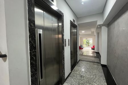 Apartamento para alugar com 40m², 1 quarto e 1 vagaElevadores