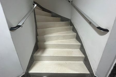 Apartamento para alugar com 40m², 1 quarto e 1 vagaEscada