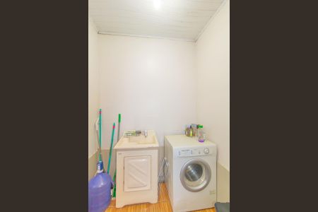 Casa à venda com 220m², 4 quartos e 2 vagasCasa 2 - Área de Serviço