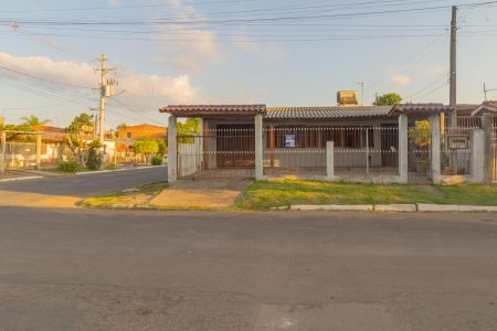 Casa à venda com 220m², 4 quartos e 2 vagasFachada
