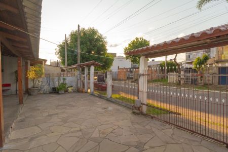 Casa à venda com 220m², 4 quartos e 2 vagasGaragem