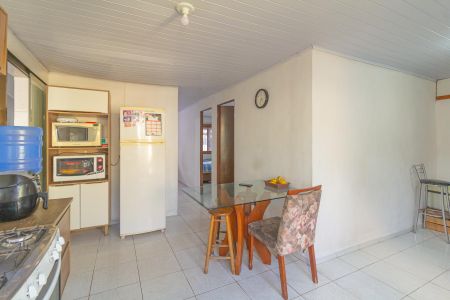 Casa à venda com 220m², 4 quartos e 2 vagasCozinha e Área de Serviço