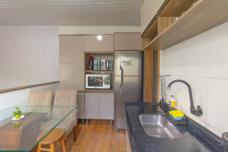 Casa à venda com 220m², 4 quartos e 2 vagasCasa 2 - Cozinha 