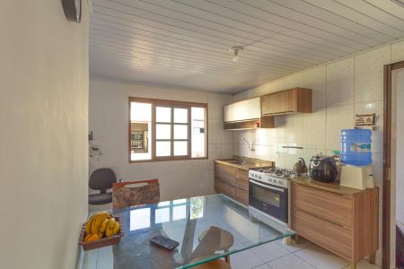 Casa à venda com 220m², 4 quartos e 2 vagasCozinha e Área de Serviço