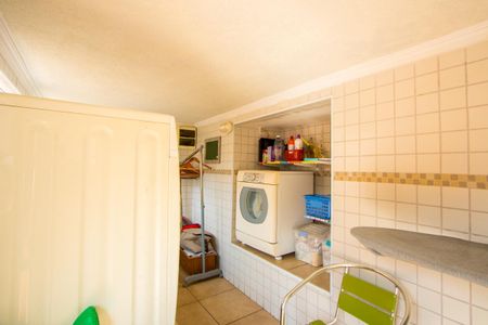 Casa à venda com 298m², 3 quartos e 5 vagas Casa à venda com 298m², 3 quartos e 5 vagasÁrea de serviço