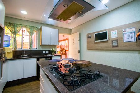 Casa à venda com 298m², 3 quartos e 5 vagas Casa à venda com 298m², 3 quartos e 5 vagasCozinha