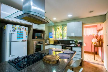 Casa à venda com 298m², 3 quartos e 5 vagas Casa à venda com 298m², 3 quartos e 5 vagasCozinha