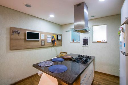 Casa à venda com 298m², 3 quartos e 5 vagas Casa à venda com 298m², 3 quartos e 5 vagasCozinha