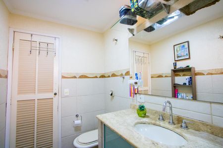 Casa à venda com 298m², 3 quartos e 5 vagas Casa à venda com 298m², 3 quartos e 5 vagasBanheiro do quarto 1