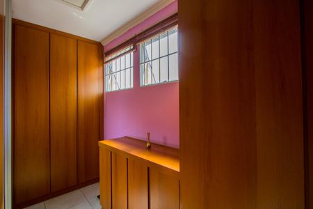 Casa à venda com 298m², 3 quartos e 5 vagas Casa à venda com 298m², 3 quartos e 5 vagasCloset do quarto 1