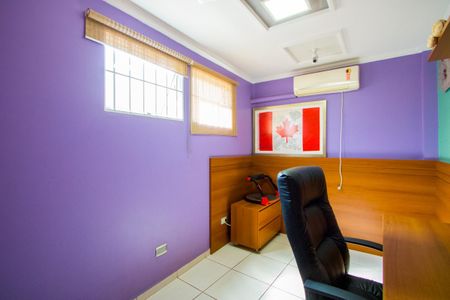 Casa à venda com 298m², 3 quartos e 5 vagas Casa à venda com 298m², 3 quartos e 5 vagasQuarto 2