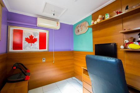 Casa à venda com 298m², 3 quartos e 5 vagas Casa à venda com 298m², 3 quartos e 5 vagasQuarto 2