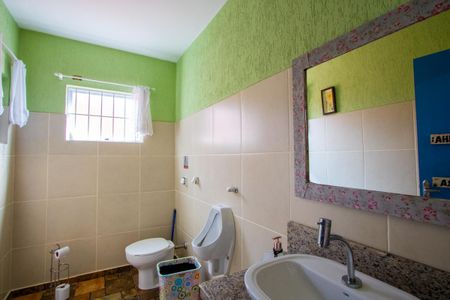 Casa à venda com 298m², 3 quartos e 5 vagas Casa à venda com 298m², 3 quartos e 5 vagasBanheiro do espaço gourmet