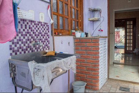 Casa para alugar com 80m², 2 quartos e 1 vagaÁrea de Serviço