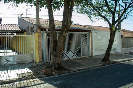 Casa para alugar com 80m², 2 quartos e 1 vagaFachada