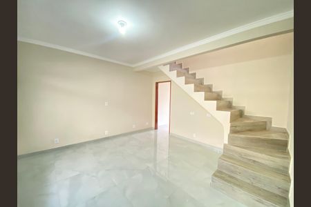 Casa à venda com 150m², 3 quartos e 3 vagasSala