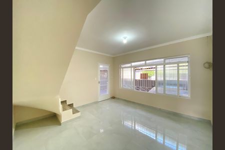 Casa à venda com 150m², 3 quartos e 3 vagasSala