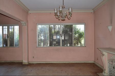 Casa para alugar com 391m², 6 quartos e 3 vagasSala