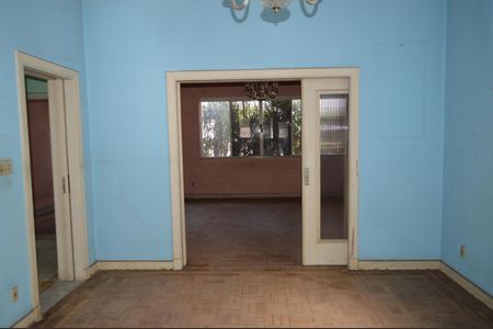 Casa para alugar com 391m², 6 quartos e 3 vagasSala